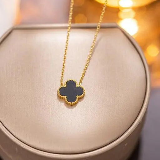 Luxury 18K Gold Plated Black Clover Pendant Necklace for Women – Elegant Anti-Tarnish Daily Wear Chain ATCP180