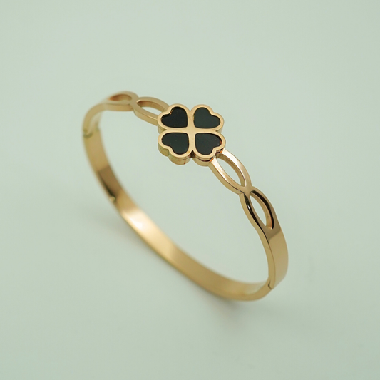Elegant 18K Rose Gold Plated Anti-Tarnish Clover Bangle – Chic Black Enamel Accents RGB467