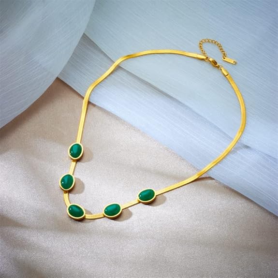 Luxury 18K Gold Plated Anti-Tarnish Oval Green Crystal Pendant Necklace – Elegant & Timeless Design ATCP175