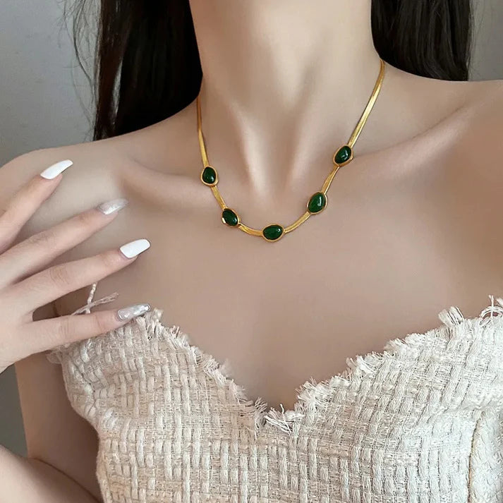 Luxury 18K Gold Plated Anti-Tarnish Oval Green Crystal Pendant Necklace – Elegant & Timeless Design ATCP175