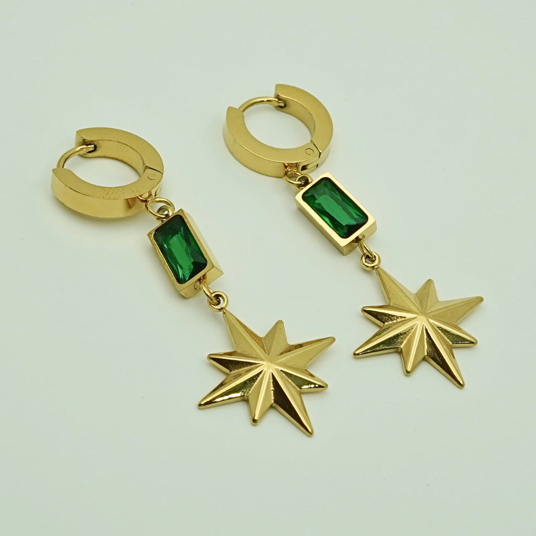 Luxury 18K Gold Plated Anti-Tarnish Star Drop Earrings with Emerald Green Accents – Elegant Statement Jewelry ATER214