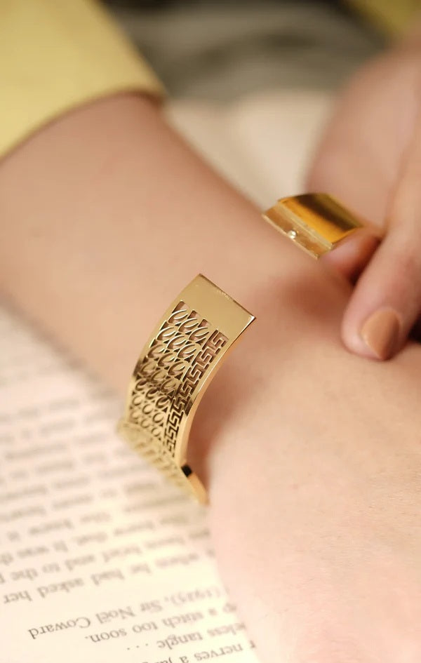 Bold 18K Gold-Plated Chunky Bracelet – Anti-Tarnish Stainless Steel with Intricate Engraved Design RGB415