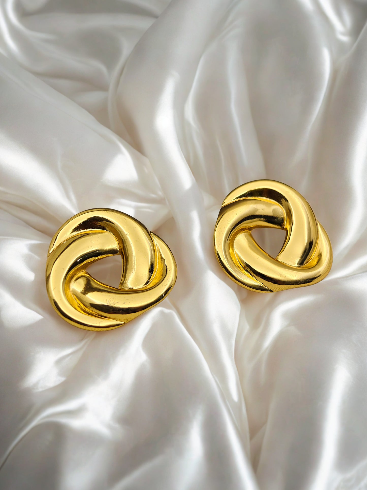 Classic 18K Gold Plated Knot Stud Earrings – Elegant Style