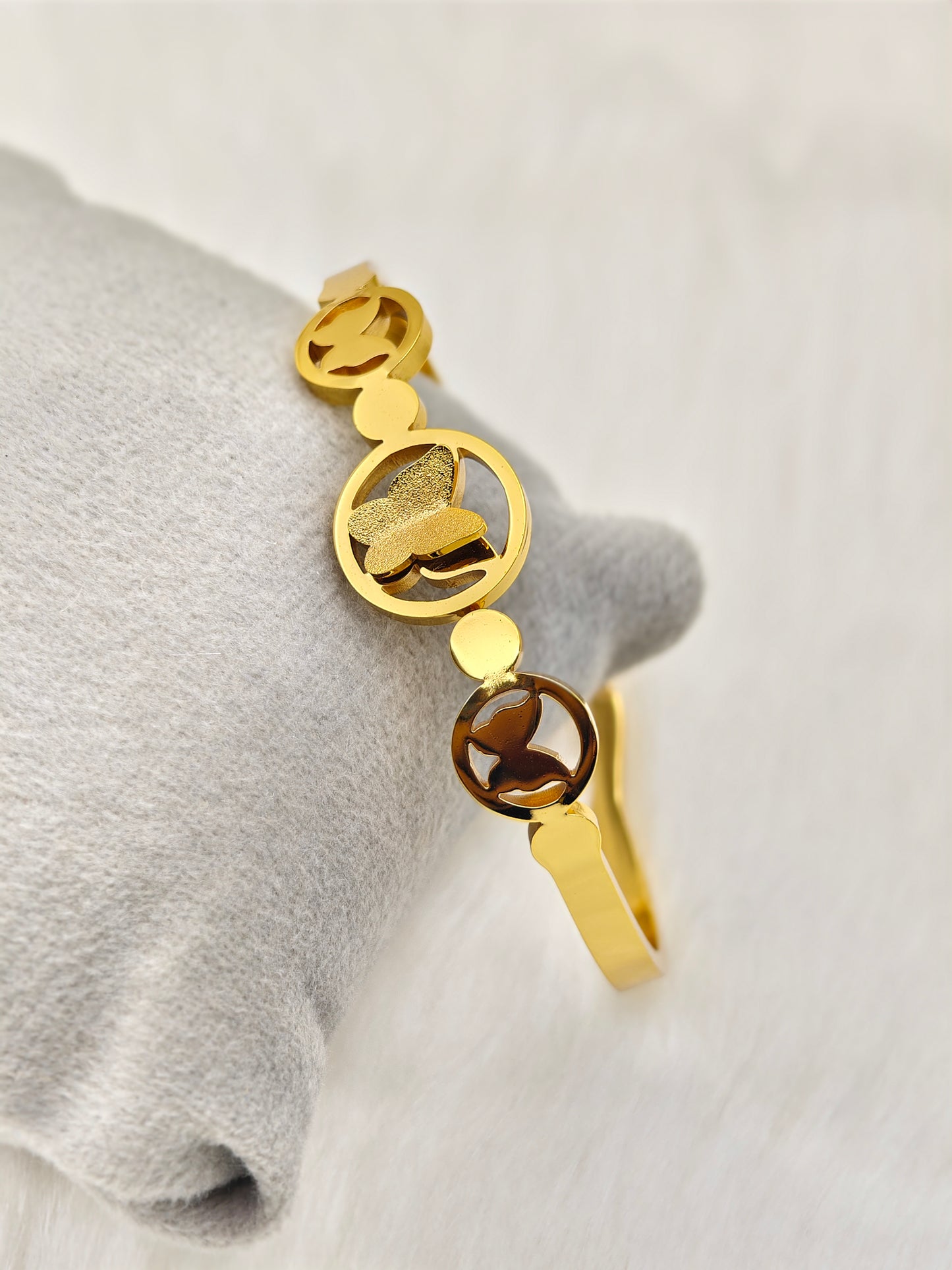 18K Gold Plated Anti-Tarnish Butterfly Bangle – Elegant Designer Bracelet for Women with Dual Finish Charm Accents RGB133