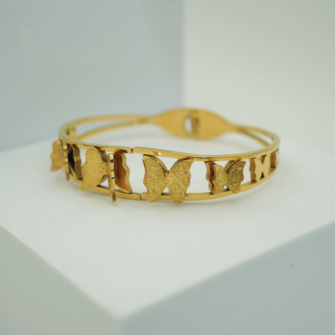 Luxury 18K Gold Plated Anti-Tarnish Butterfly Charm Bangle β Elegant Openable Design RGB303