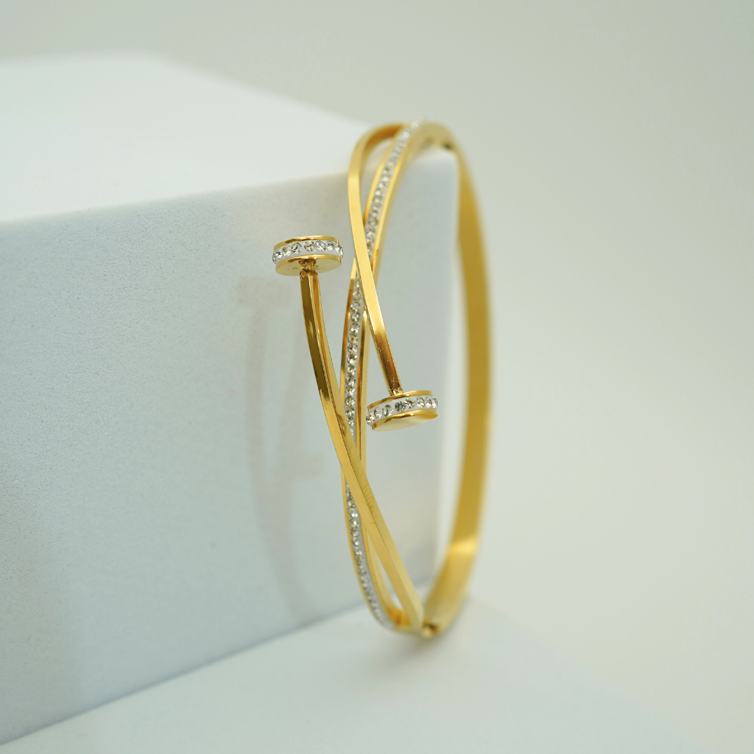 Luxury 18K Gold Plated Anti-Tarnish Open Cuff Bangle with Crystal Accents – Sleek Modern Design RGB305