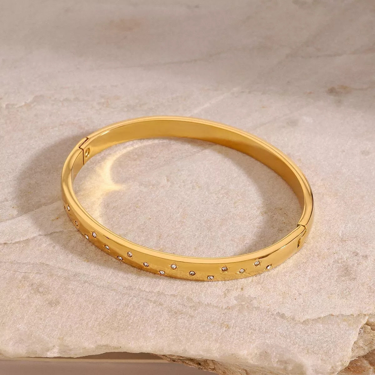 Minimalist 18K Gold Plated Star-Studded Bangle Bracelet β Elegant Crystal Accent Design RGB411