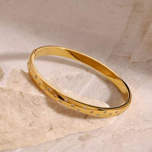 Minimalist 18K Gold Plated Star-Studded Bangle Bracelet – Elegant Crystal Accent Design RGB411