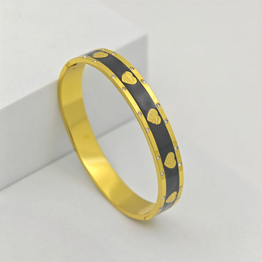 Designer 18K Gold-Plated Love Heart Charm Bracelet – Stainless Steel Adjustable Bangle with Black Enamel & Crystal Accents RGB417