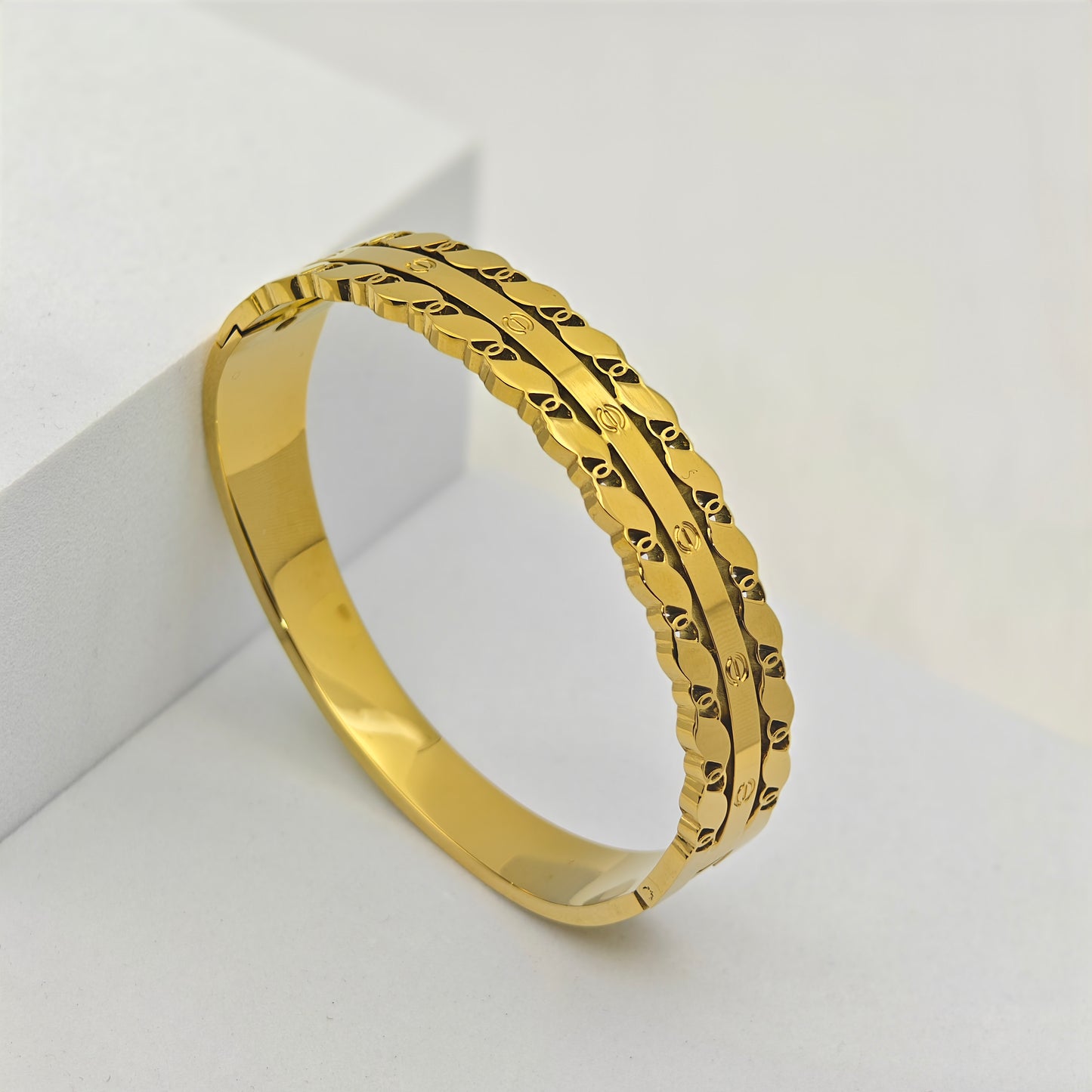 Luxury 18K Gold-Plated Dual Band Bracelet β Anti-Tarnish Stainless Steel Kada with Intricate Engraved Design RGB419