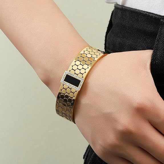 Luxury 18K Gold-Plated Black Gem Gala Cuff Bracelet – Anti-Tarnish Stainless Steel with Crystal Accents RGB421