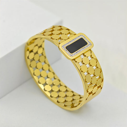 Luxury 18K Gold-Plated Black Gem Gala Cuff Bracelet – Anti-Tarnish Stainless Steel with Crystal Accents RGB421