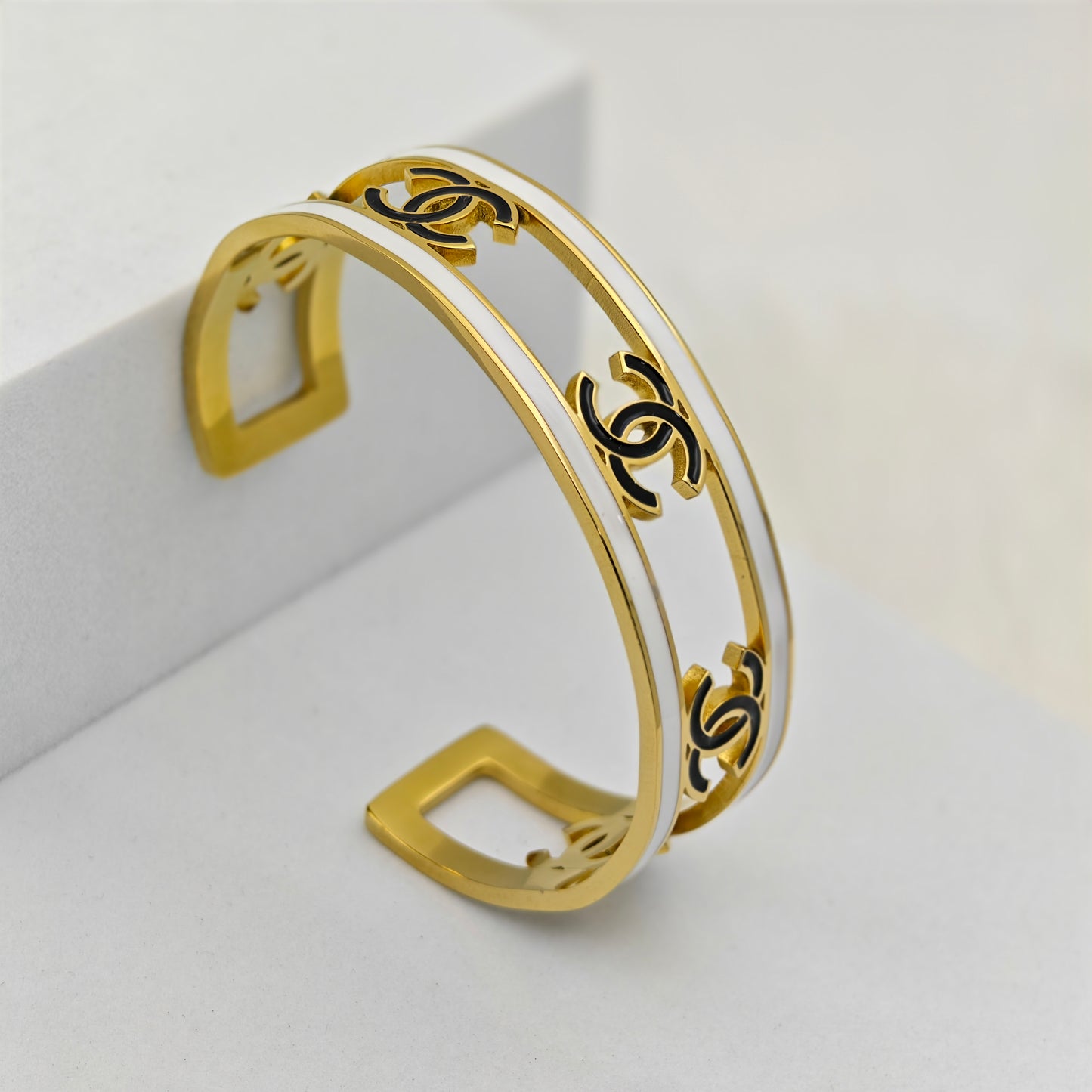 Luxury 22K Gold-Plated CC-Inspired Open Cuff Bracelet β Anti-Tarnish Stainless Steel Statement Bangle RGB443