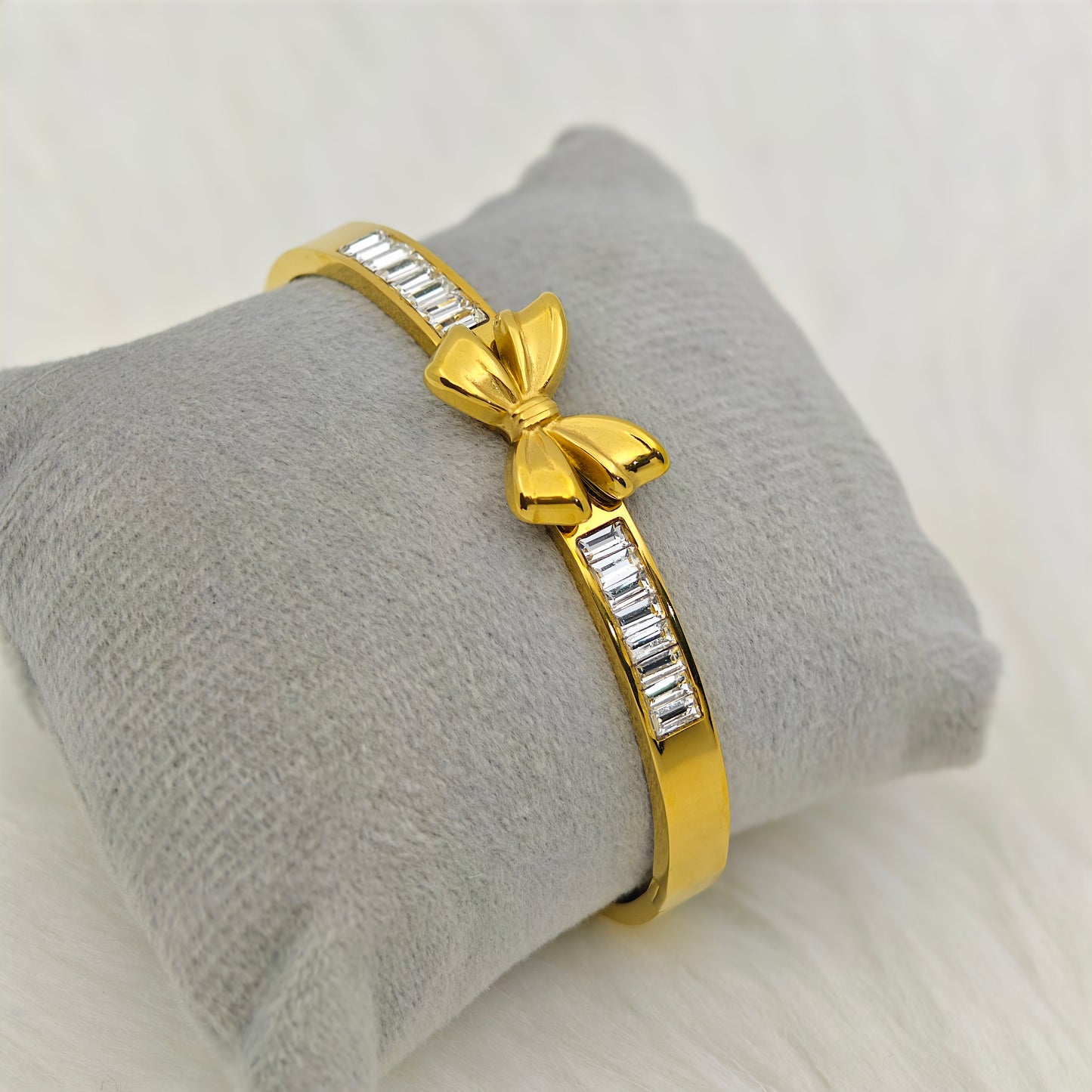 Luxury 22K Gold-Plated Bow Charm Bracelet – Anti-Tarnish Stainless Steel Bangle with Baguette CZ Accents RGB444