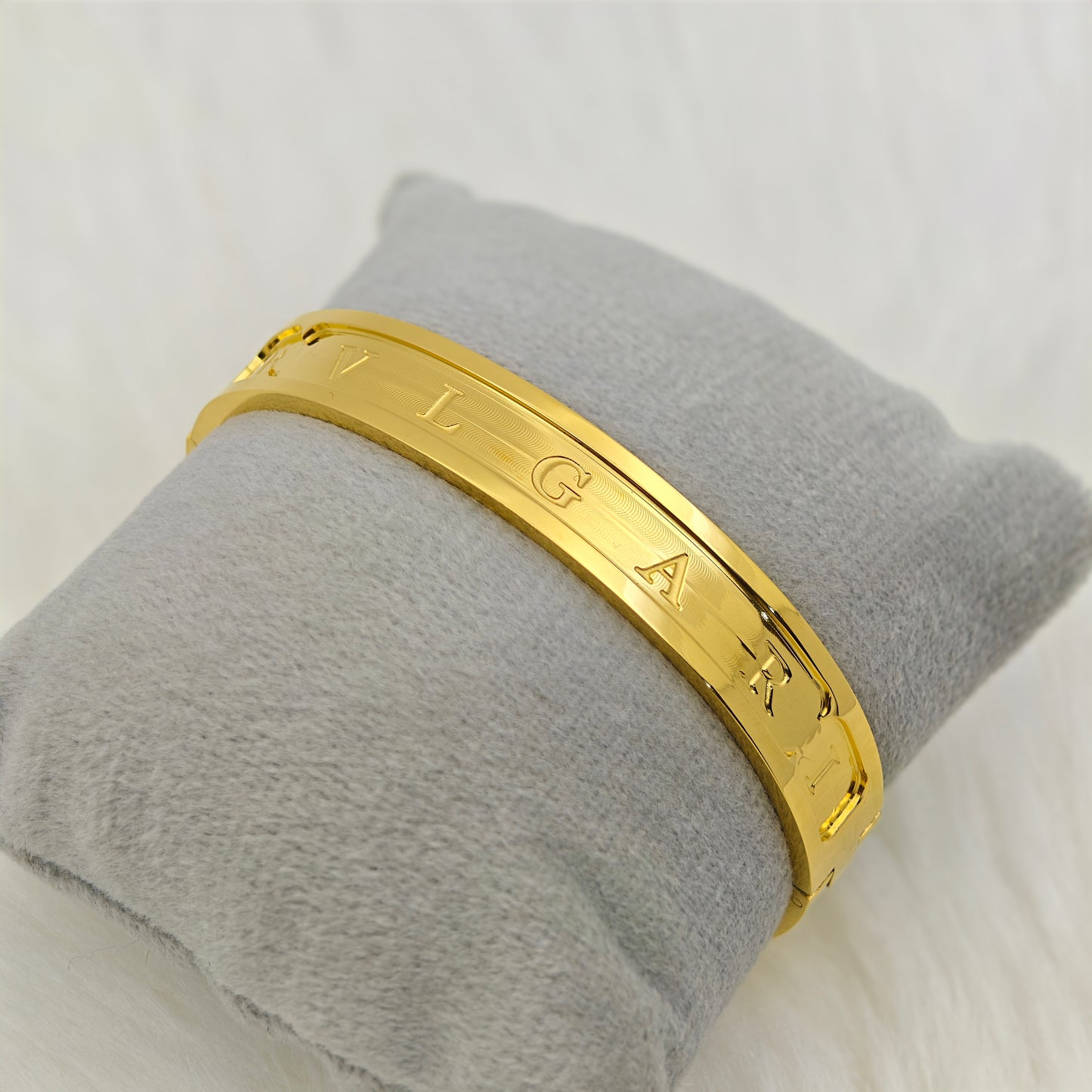 Luxury 22K Gold-Plated BVLGARI-Inspired Bracelet – Anti-Tarnish Stainless Steel Engraved Bangle RGB458