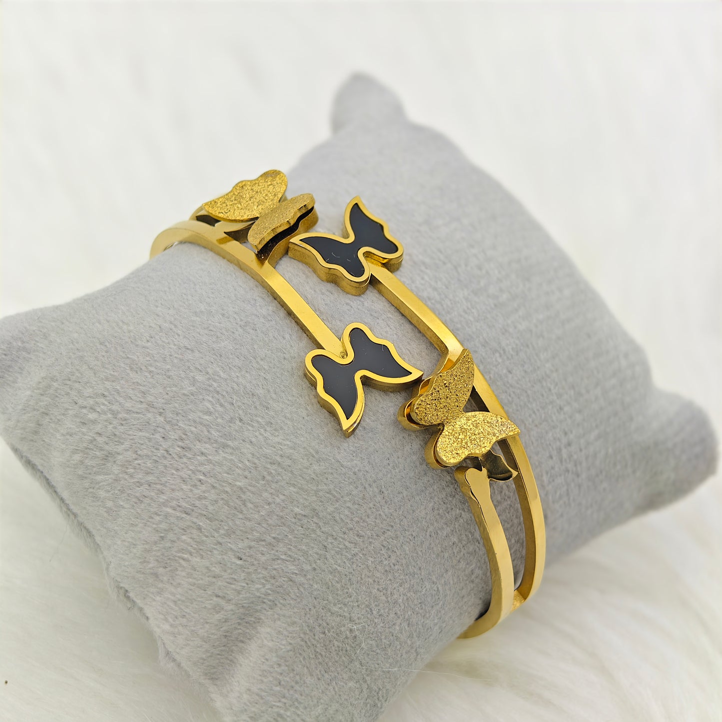 Luxury 22K Gold-Plated Butterfly Bracelet – Anti-Tarnish Stainless Steel Bangle with Dual-Tone Enamel Accents RGB461