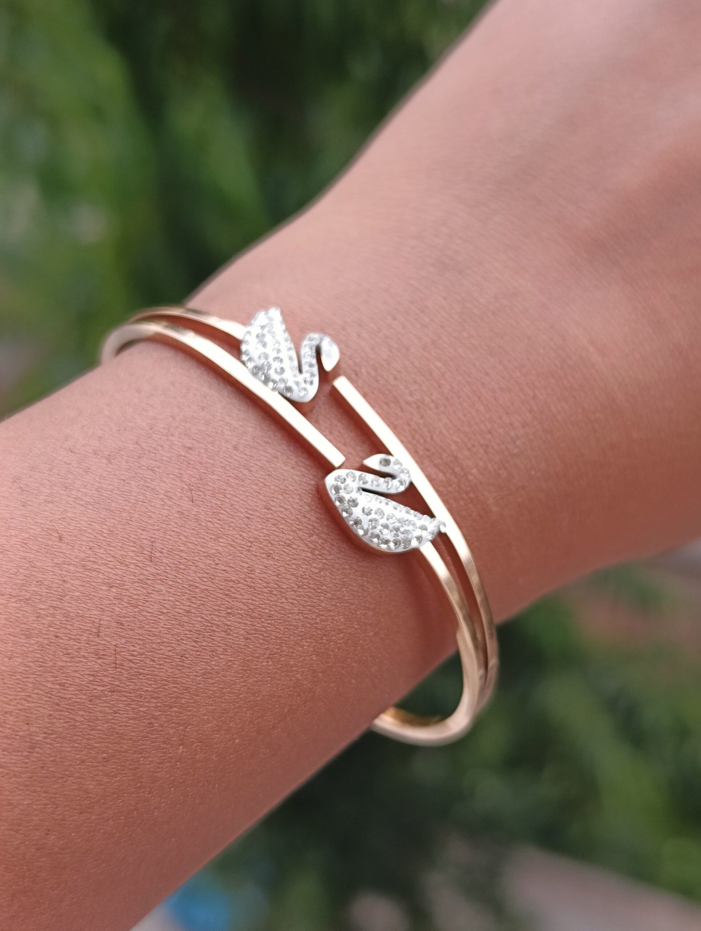 Elegant 18K Rose Gold Plated Anti-Tarnish Swan Bangle β Sparkling Crystal Daily Wear Bracelet for Women RGB477