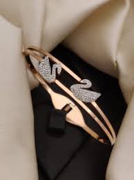 Elegant 18K Rose Gold Plated Anti-Tarnish Swan Bangle β Sparkling Crystal Daily Wear Bracelet for Women RGB477
