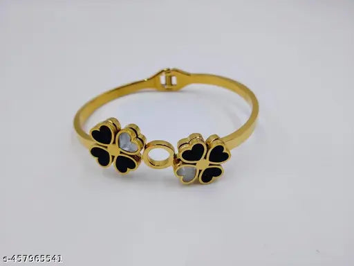 18K Gold Plated Anti-Tarnish Double Clover Bangle for Women β Elegant Black & White Enamel Heart Charm Bracelet RGB492