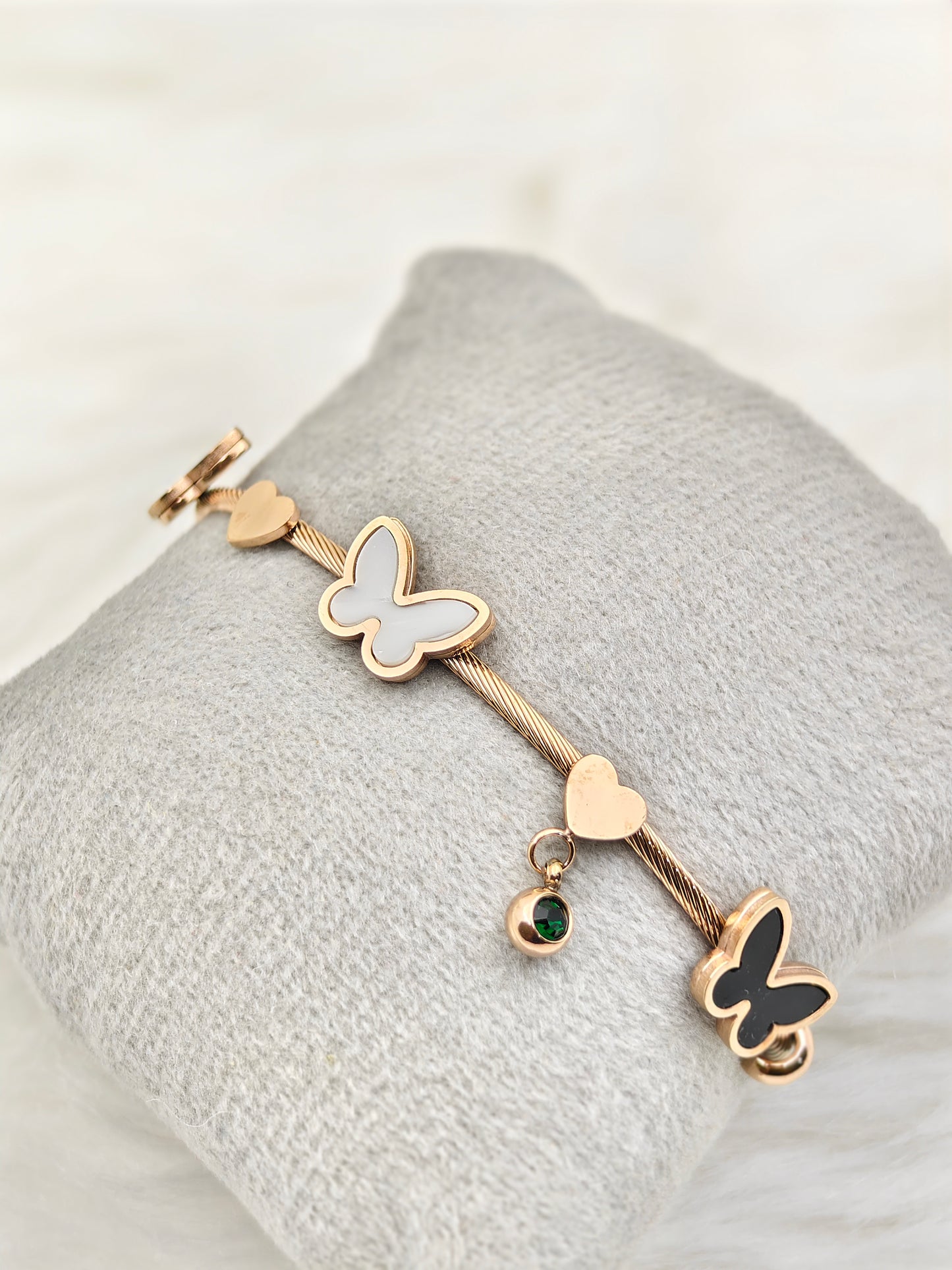 18K Gold Plated Anti-Tarnish Black & White Enamel Charm Bracelet – Elegant Butterfly Statement Bangle for Women RGB494