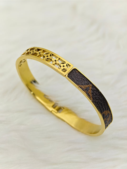 18K Gold Plated Anti-Tarnish Designer Bangle with Brown Leather Detail – Elegant Statement Bracelet