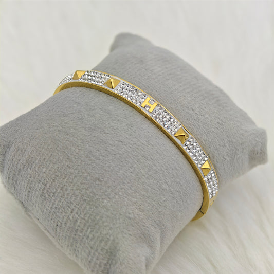 Luxury 22K Gold-Plated Pyramid CZ Bracelet – Anti-Tarnish Stainless Steel Bangle with Studded Crystal Accents RGB452