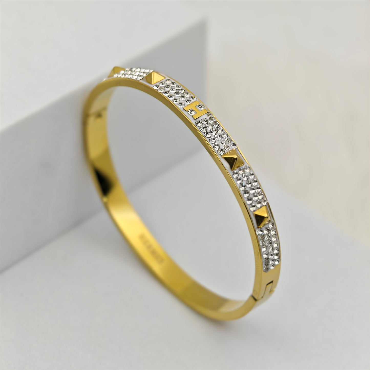 Luxury 22K Gold-Plated Pyramid CZ Bracelet – Anti-Tarnish Stainless Steel Bangle with Studded Crystal Accents RGB452