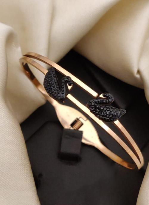 18K Gold Plated Anti-Tarnish Swarovski Swan Love Bracelet – Elegant Dual Bird Motif Designer Jewelry for Women