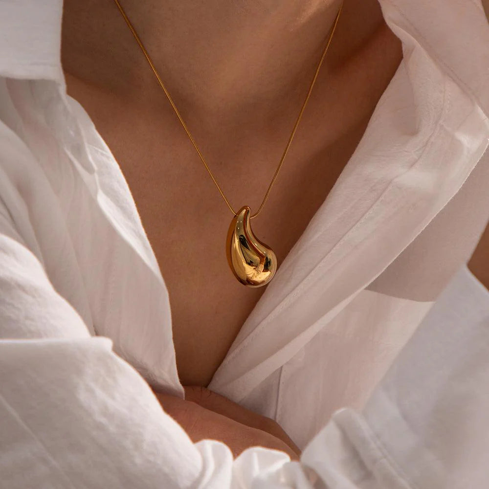 18K Gold Plated Water Drop Pendant Necklace for Women – Elegant Anti-Tarnish Daily Wear Jewelry ATER181