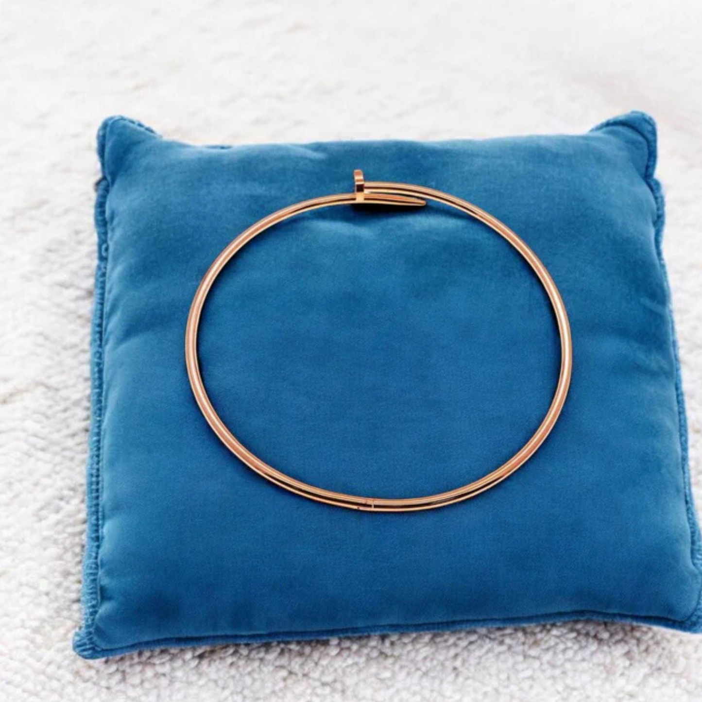 Luxury 18K Rose Gold Plated Nail Collar Necklace – Sleek & Modern Statement Piece RGCP202
