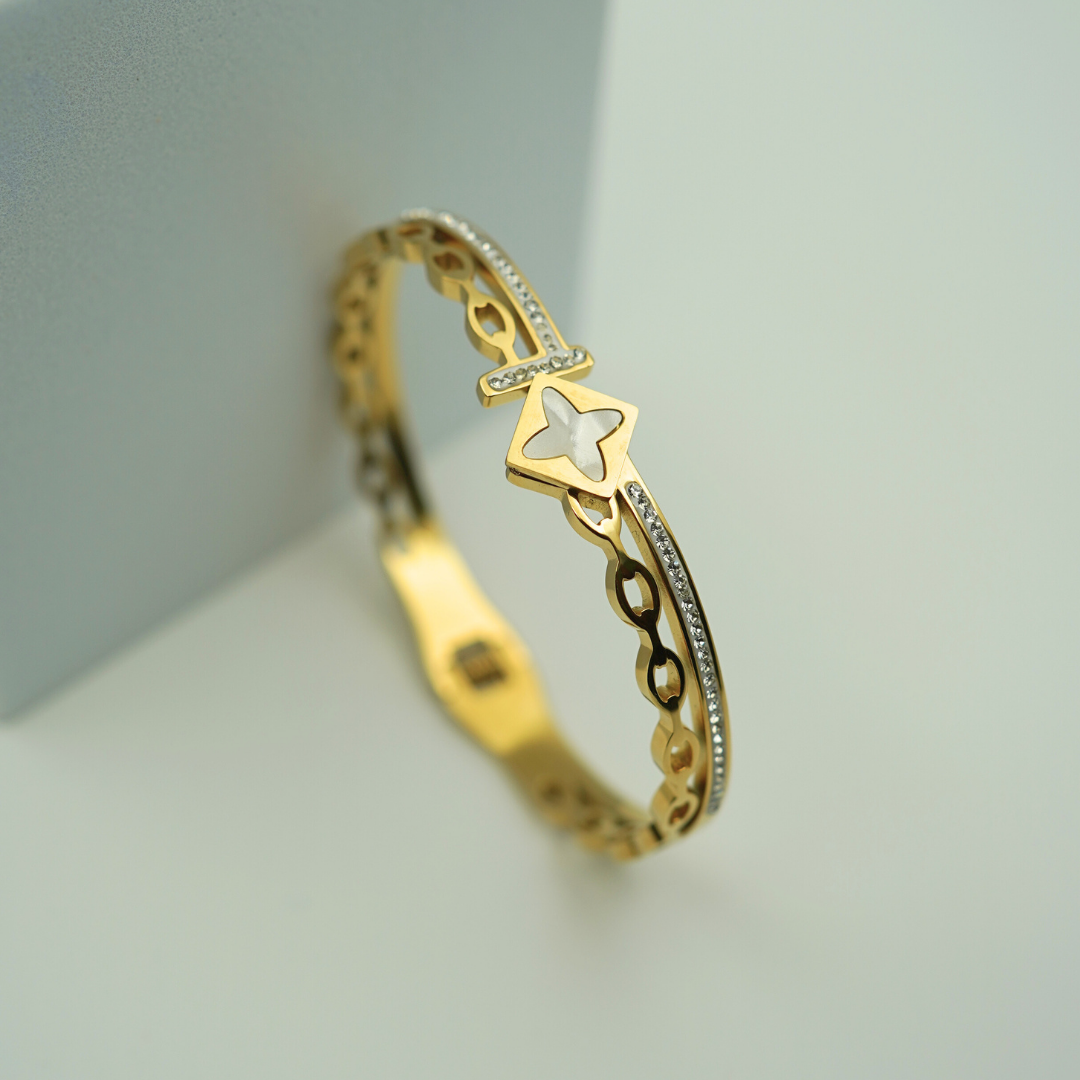 Luxury 18K Gold-Plated Anti-Tarnish Bangle with Butterfly Motif and Crystal Accent RGB351