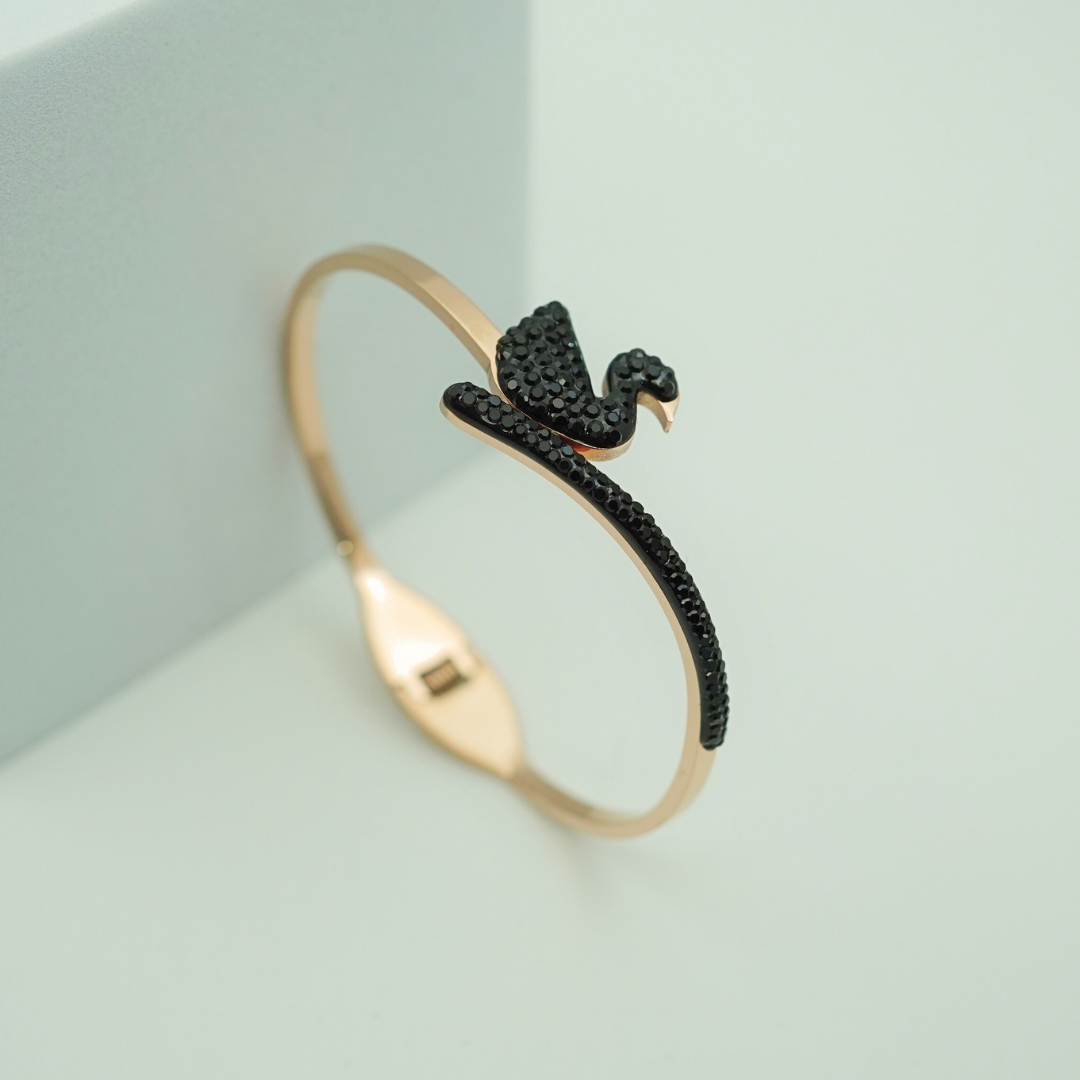 Elegant 18K Rose Gold Plated Anti-Tarnish Bangle with Black Swan Design – Luxurious and Unique Jewelry RGB362