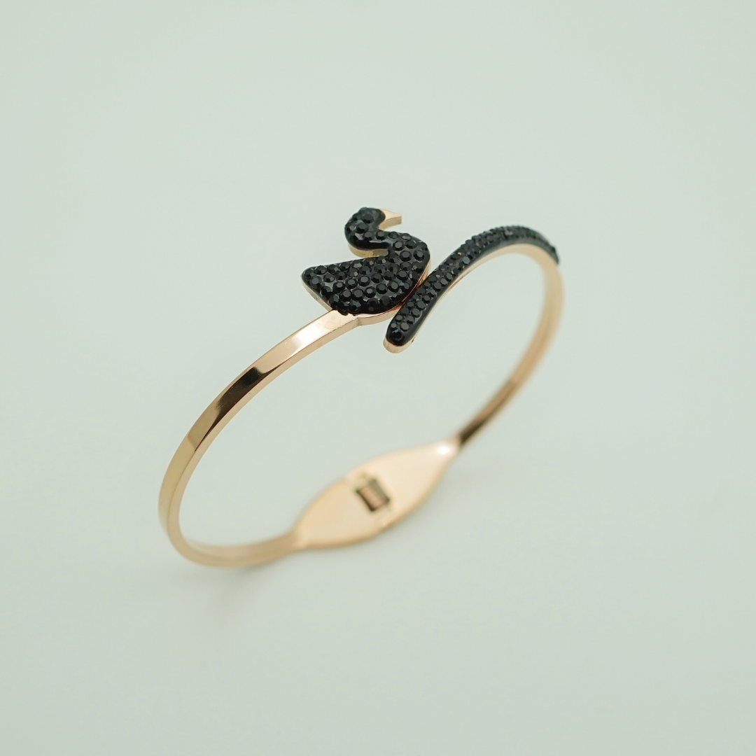 Elegant 18K Rose Gold Plated Anti-Tarnish Bangle with Black Swan Design – Luxurious and Unique Jewelry RGB362