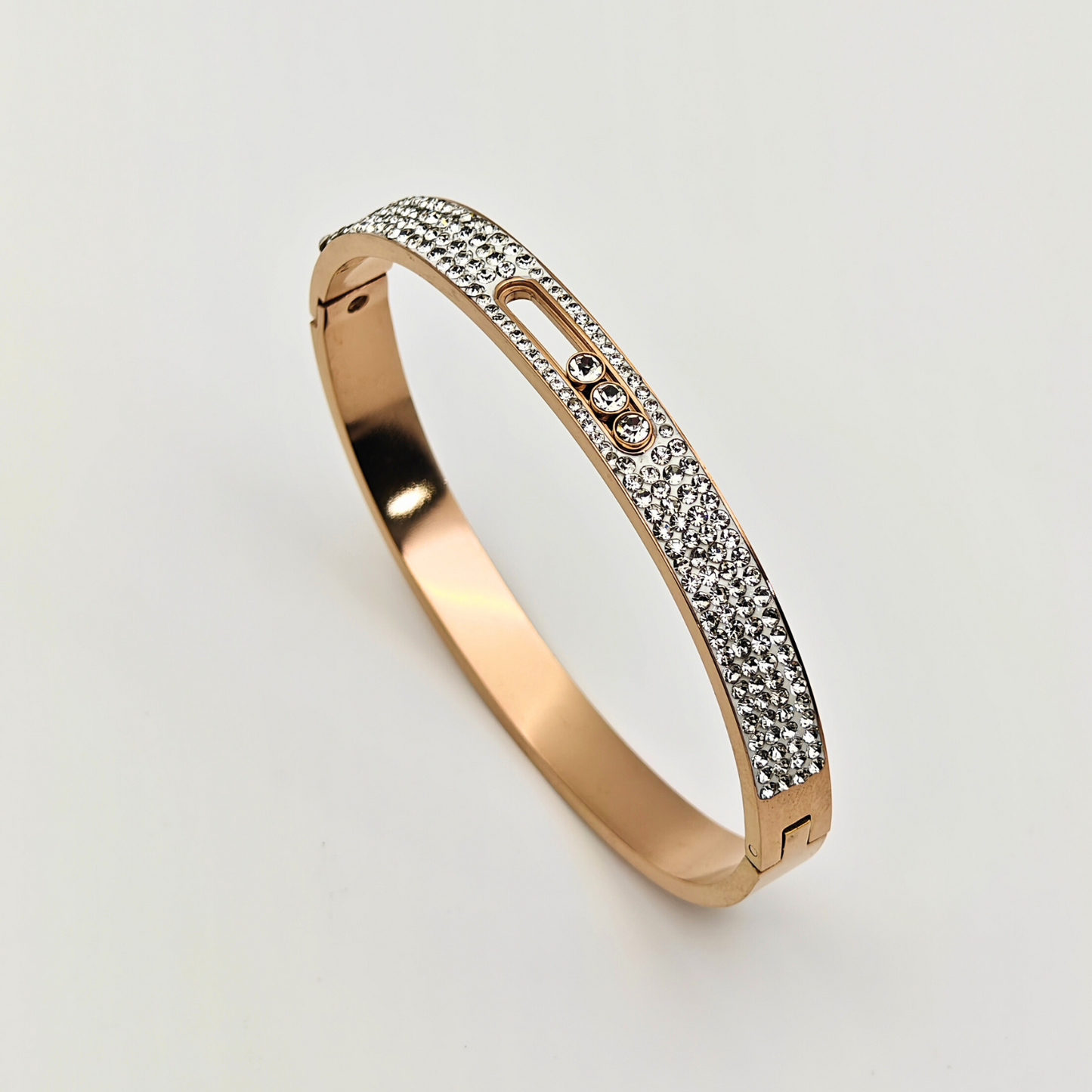 Luxurious 18K Anti-Tarnish Rose Gold Bangle with Embedded Crystal Accents RGB226