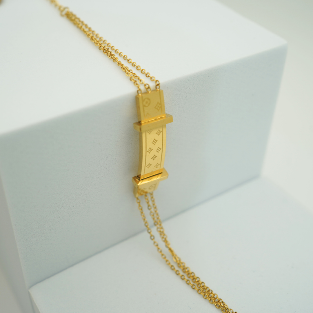 Luxury 18K Gold Plated Anti-Tarnish Designer Chain Bracelet for Women – Engraved Bar Style with Dual Link Chains RGB484