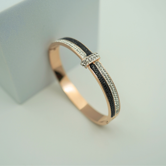 Luxury 18K Rose Gold-Plated Anti-Tarnish Bangle with Dual-Tone Black and White Crystal Accents RGB353