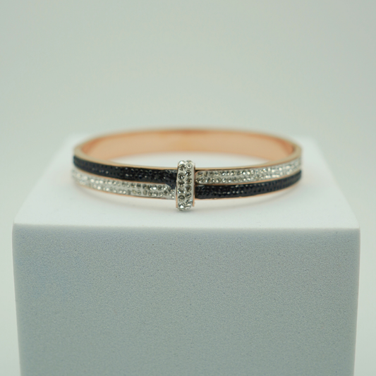 Luxury 18K Rose Gold-Plated Anti-Tarnish Bangle with Dual-Tone Black and White Crystal Accents RGB353