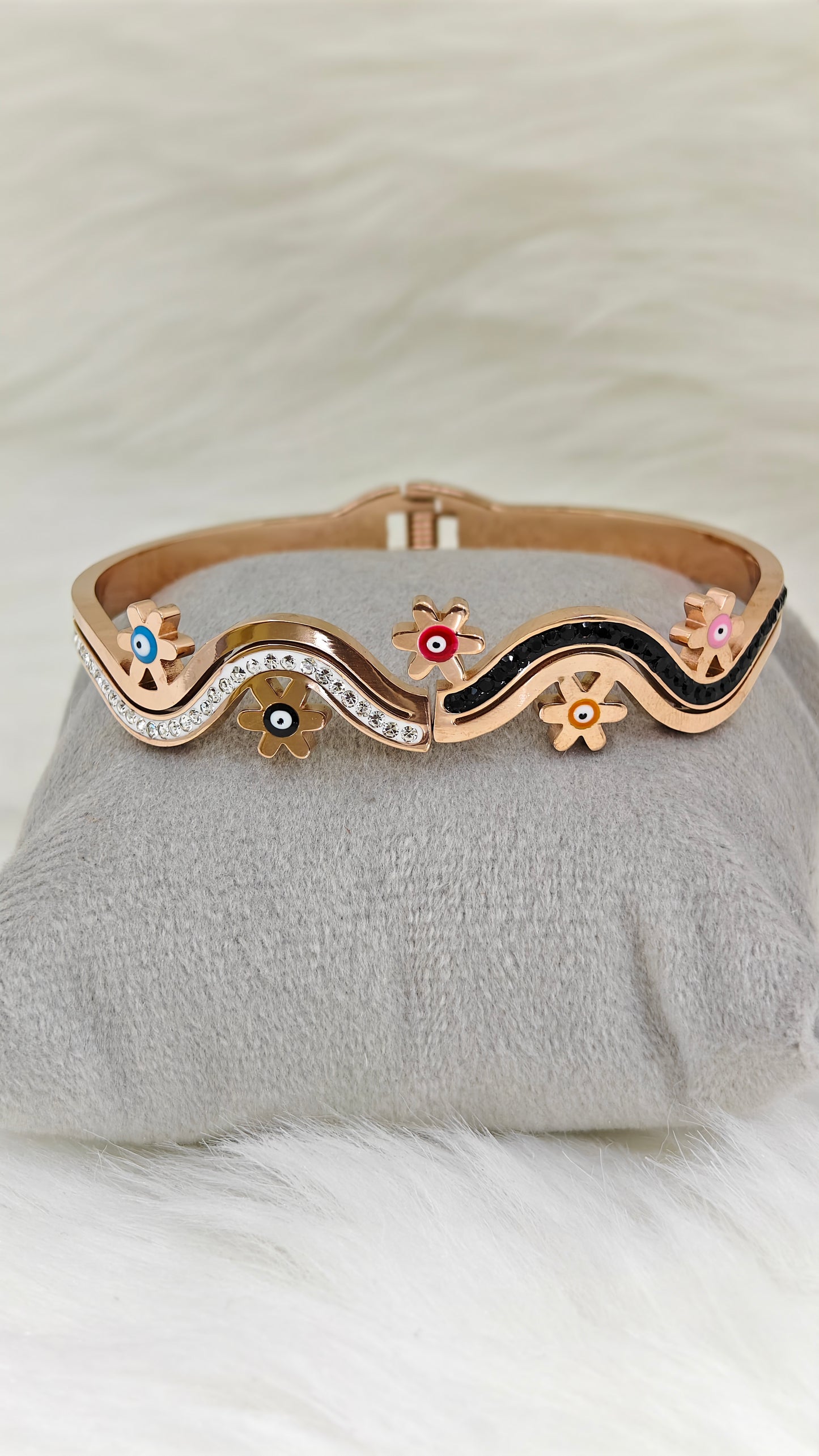 Vibrant Bloom: Twister Bracelet 18K Rose Gold Plated Anti Tarnish Openable Bangle RGB162