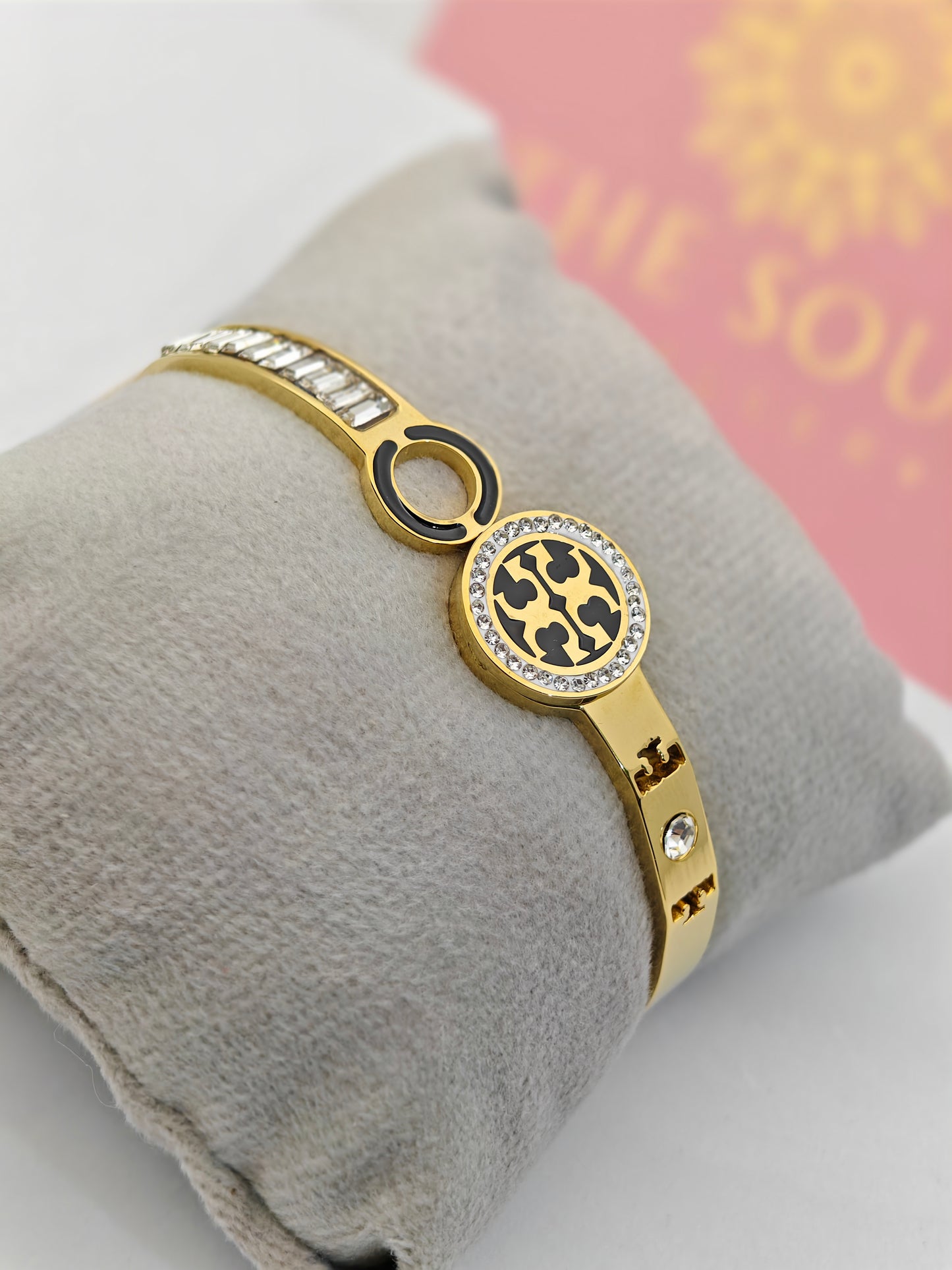 18K Gold Plated Troy Logo Engraved Anti-Tarnish Bracelet ✦ Numerology Code 111 – Manifest New Beginnings & Elegant Style