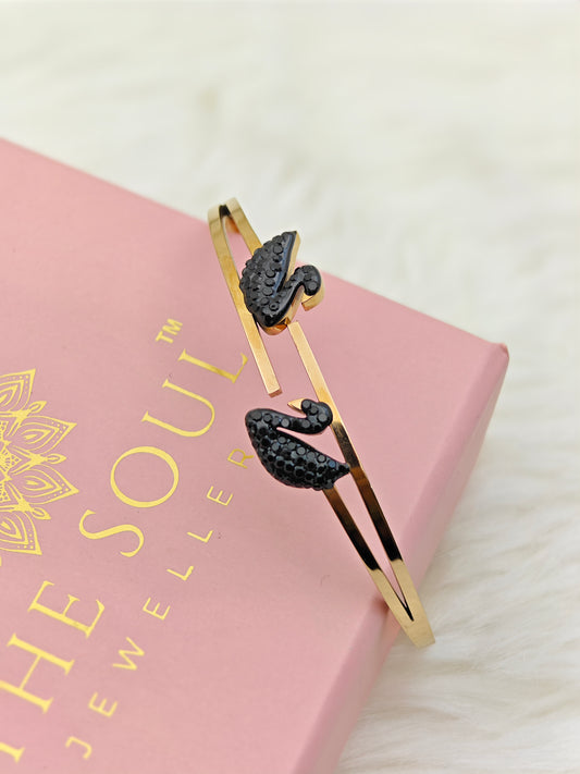18K Gold Plated Anti-Tarnish Swarovski Swan Love Bracelet – Elegant Dual Bird Motif Designer Jewelry for Women