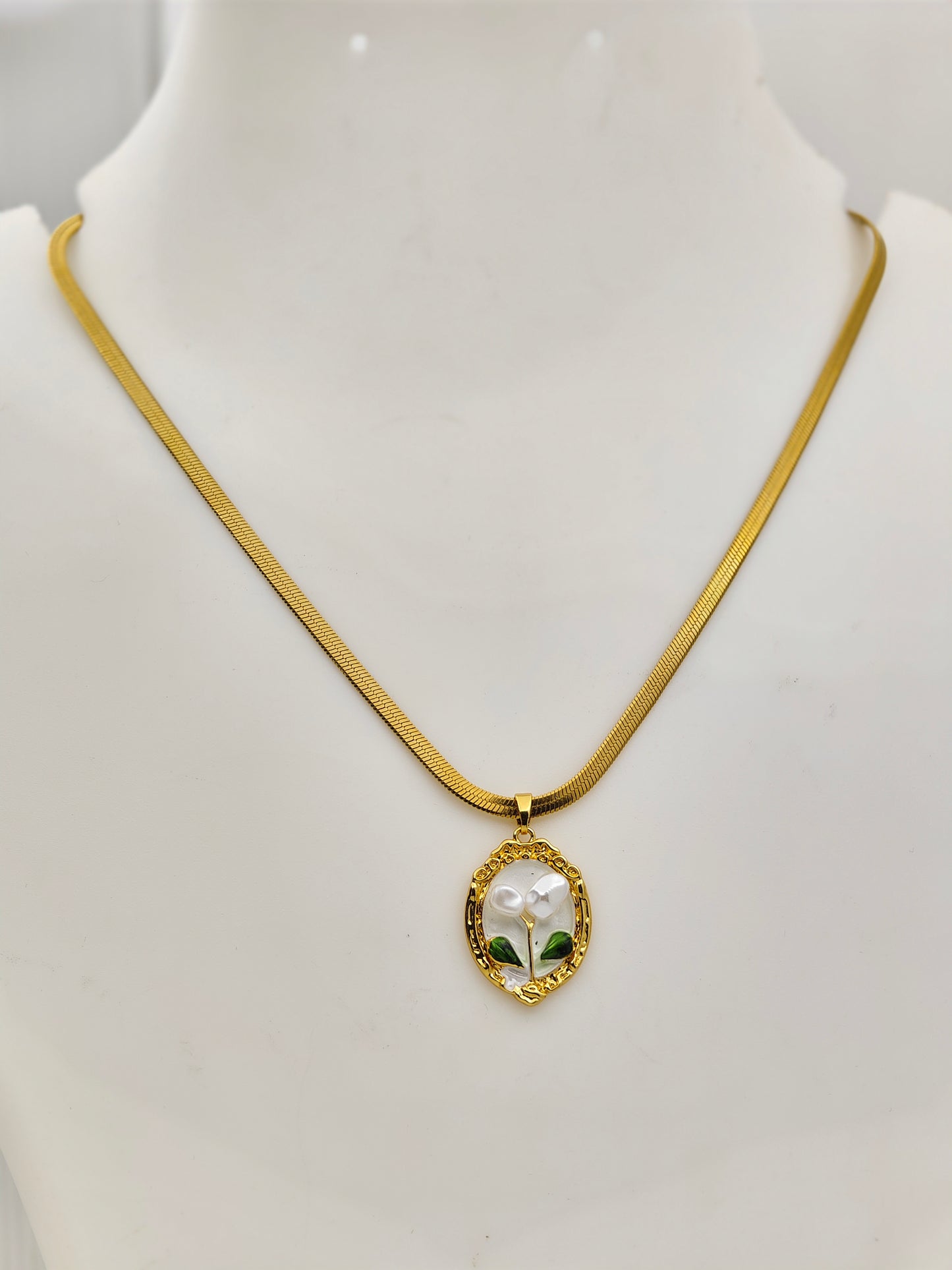 Luxury Anti-Tarnish Floral Oval Pendant Chain for Women | 18K Gold Plated Daily Wear Necklace | Good Luck Jewellery Gift (7-Series Edition)