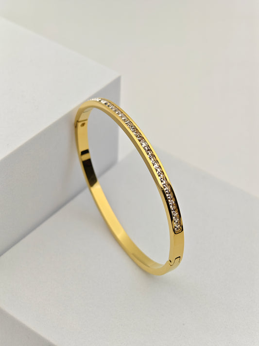 Classic 18K Gold Plated Anti-Tarnish Bangle with Elegant Crystal Inlay for Everyday Wear RGB244