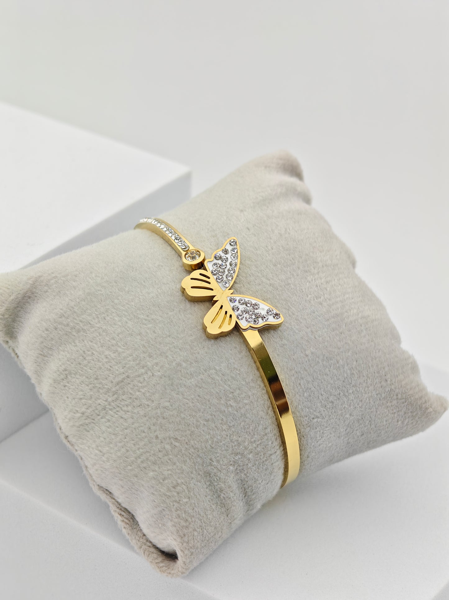 Elegant 18K Gold Plated Butterfly Bangle with Sparkling Crystal Accents RGB258