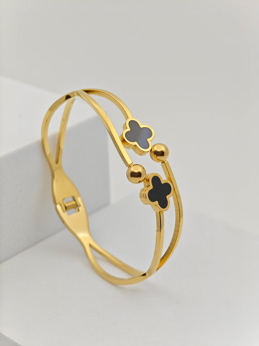 Elegant 18K Gold Plated Anti-Tarnish Bangle with Black Clover and Bead Accents RGB271