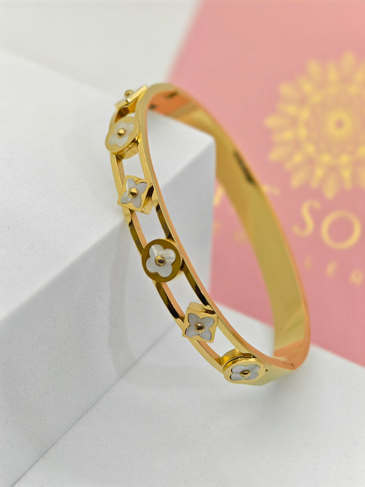 Floral 18K Gold-Plated Anti-Tarnish  Bangle with Enamel Flower Charms RGb281