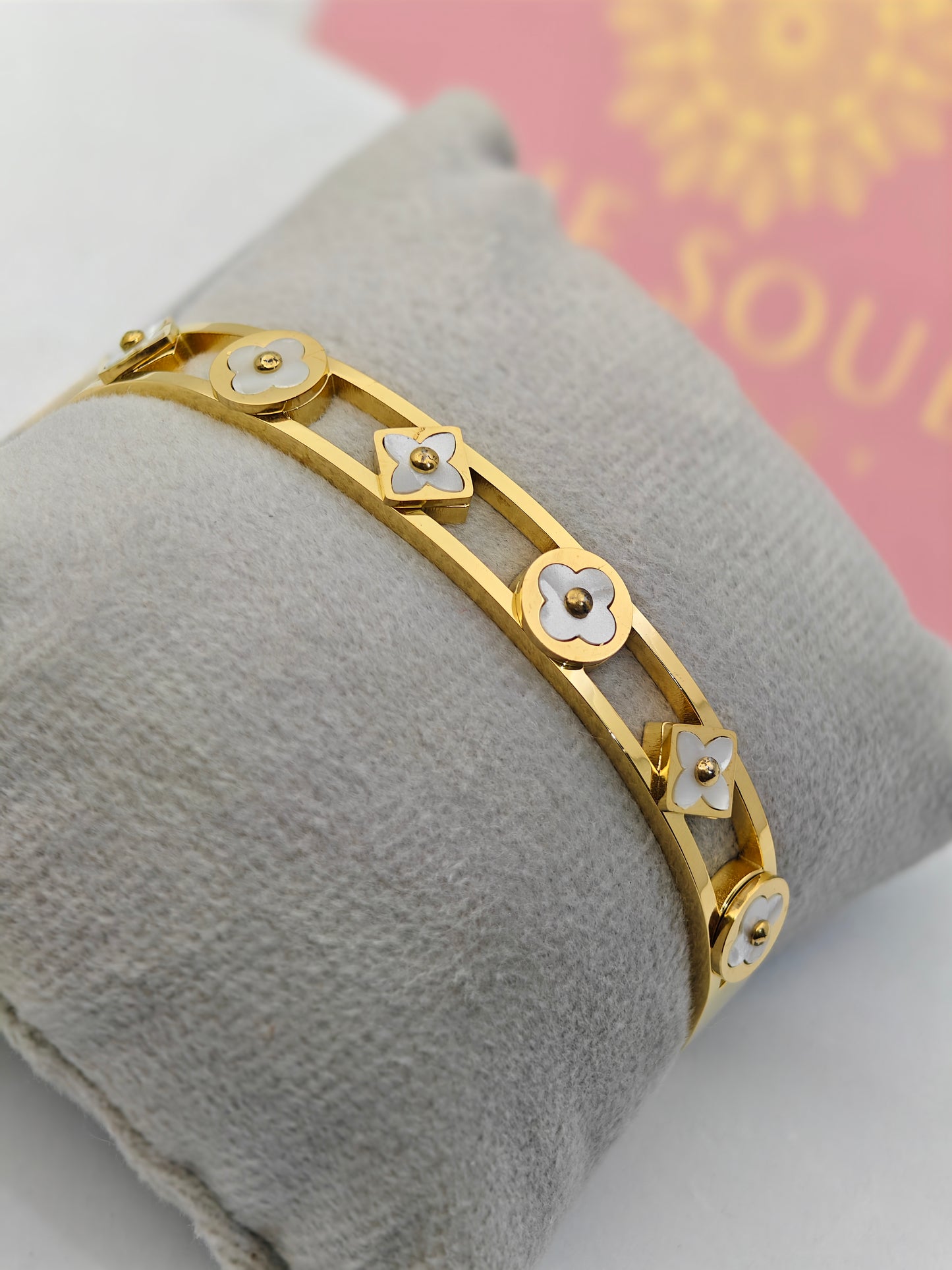 Floral 18K Gold-Plated Anti-Tarnish  Bangle with Enamel Flower Charms RGb281