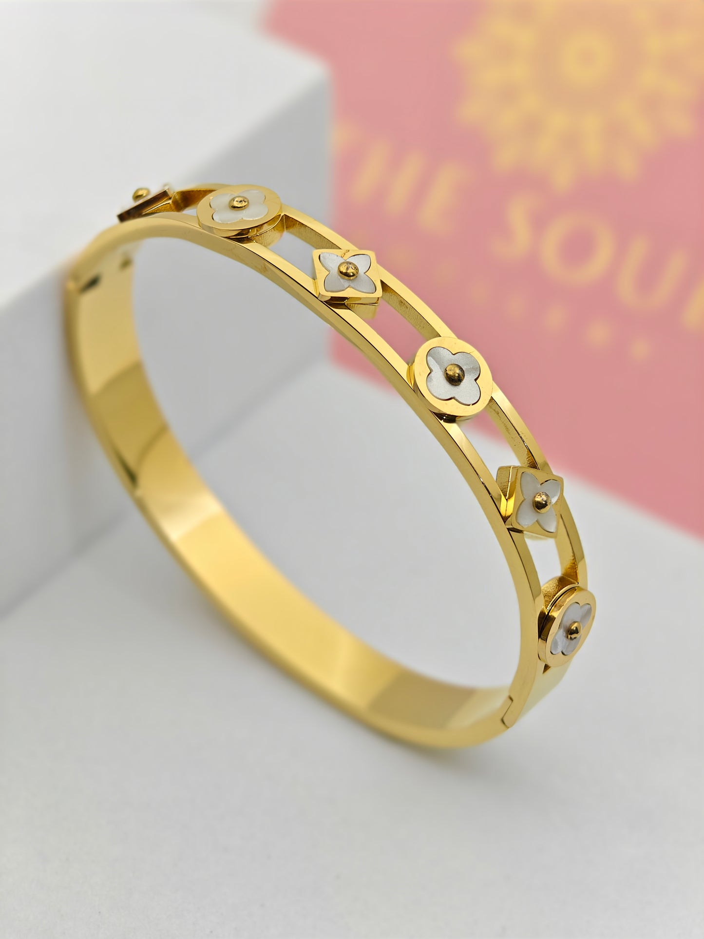 Floral 18K Gold-Plated Anti-Tarnish  Bangle with Enamel Flower Charms RGb281