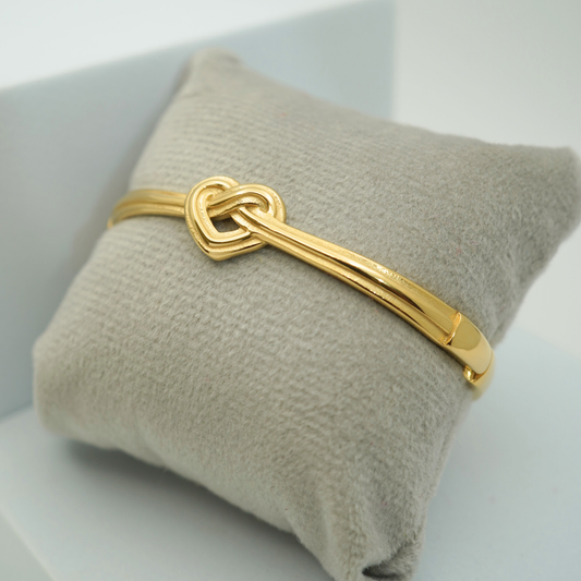 Luxury 18K Gold Plated Anti-Tarnish Heart Knot Bangle – Symbol of Love Openable Design RGB310