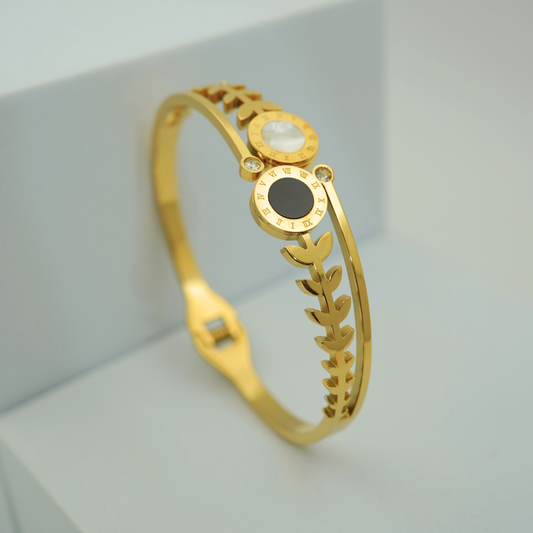 Luxury 18K Gold Plated Anti-Tarnish Roman Dial Bangle with Leaf Motif – Elegant Openable Design RGB312