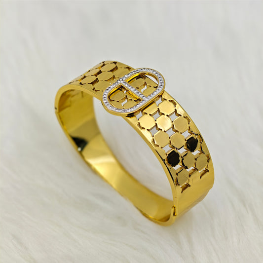 Luxury 18K Gold Plated Zircon Studded Designer Anti Tarnish Bangle – Elegant & Glossy Statement Bracelet  RGB405
